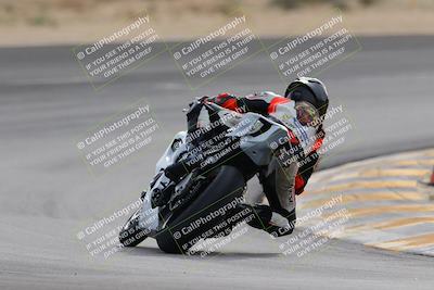 media/Dec-17-2022-SoCal Trackdays (Sat) [[224abd9271]]/Turn 10 Backside (120pm)/